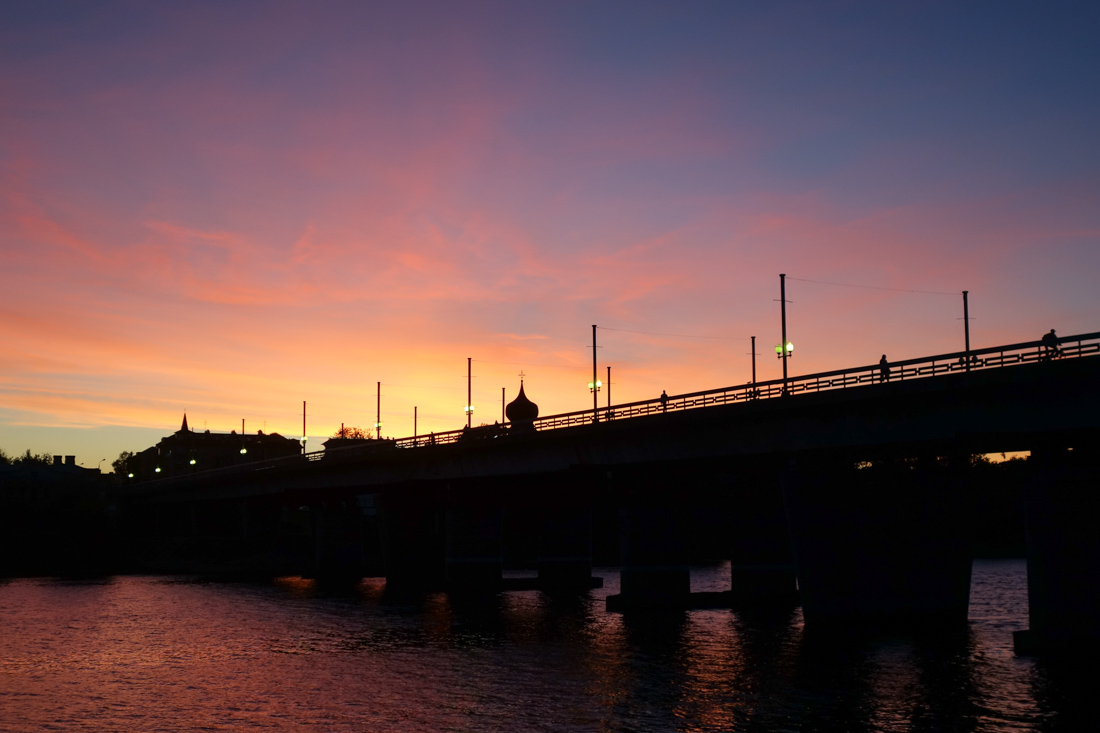 Псков: Ольгинский мост на закате