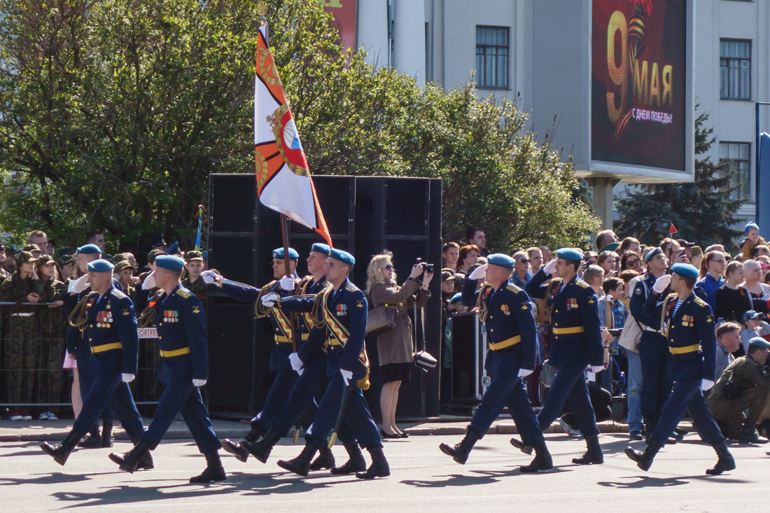 День Победы во Пскове: марш военнослужащих ВДВ